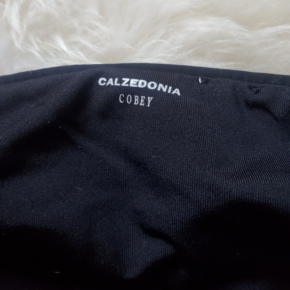 Bikini - Picture 2 of 3